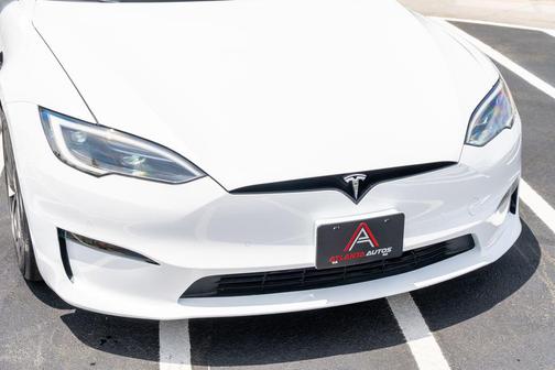 Pearl White Multi-Coat 2023 Tesla Model S Base