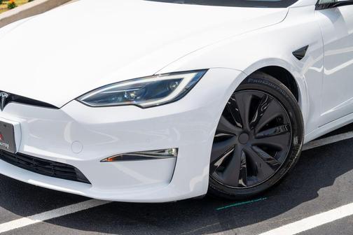 Pearl White Multi-Coat 2023 Tesla Model S Base