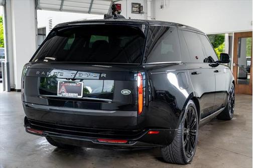 2023 Land Rover Range Rover P530 SE