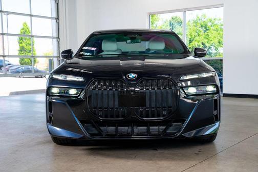 Carbon Black Metallic 2023 BMW 760 i xDrive