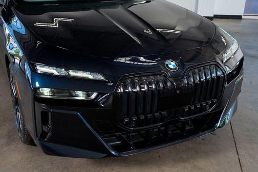 Carbon Black Metallic 2023 BMW 760 i xDrive