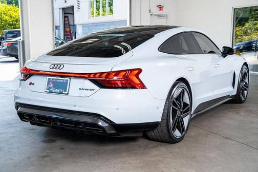 2023 Audi RS e-tron GT quattro