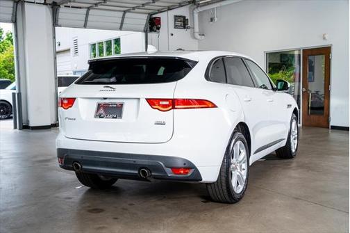 2017 Jaguar F-PACE 35t R-Sport