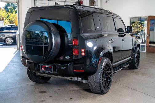 2022 Land Rover Defender 110 X-Dynamic HSE