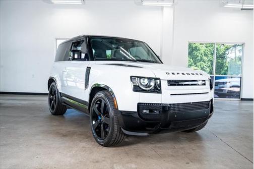 2022 Land Rover Defender V8