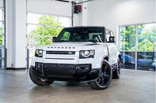 2022 Land Rover Defender V8