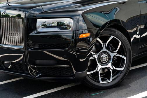 Black 2022 Rolls-Royce Cullinan