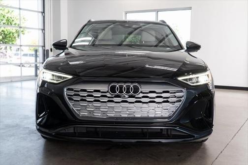 2024 Audi Q8 e-tron Premium Plus