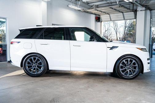 2024 Land Rover Range Rover Sport SE