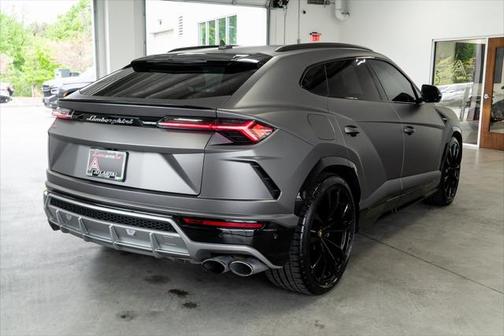 2019 Lamborghini Urus Base