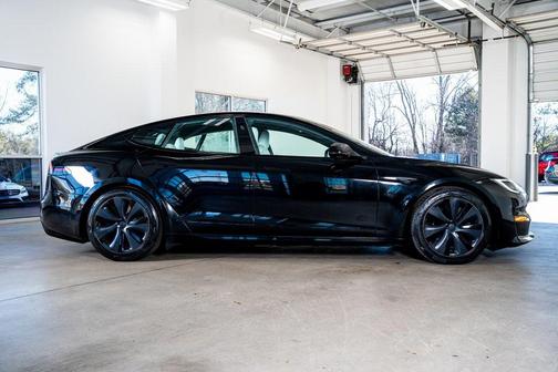 2022 Tesla Model S Base