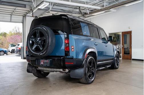2021 Land Rover Defender 110 SE