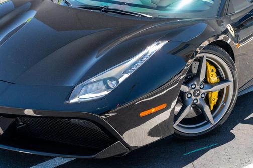 Nero 2019 Ferrari 488 GTB Base