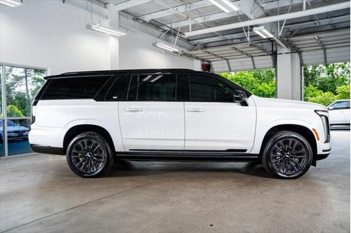 2025 Cadillac Escalade ESV Sport