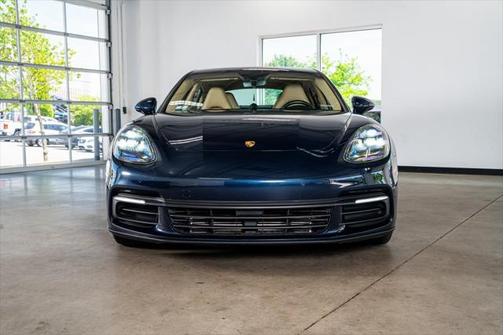 2018 Porsche Panamera 4