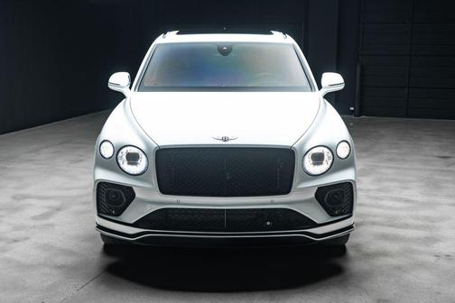 White 2022 Bentley Bentayga V8