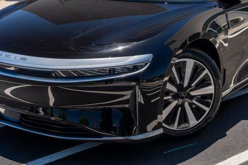 Quantum Gray Metallic 2023 Lucid Air Pure