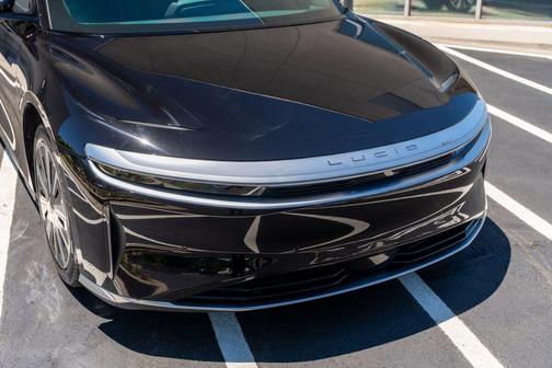 Quantum Gray Metallic 2023 Lucid Air Pure