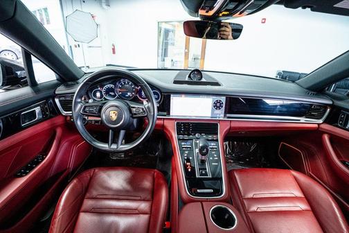 2021 Porsche Panamera 4