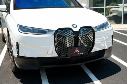 Alpine White 2024 BMW iX xDrive50