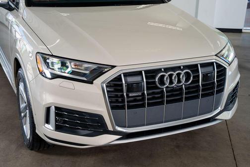 Vicuna Beige Metallic 2023 Audi Q7 45 Premium