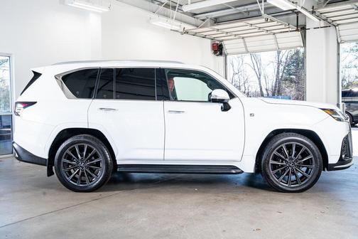 2024 Lexus LX 600 F SPORT