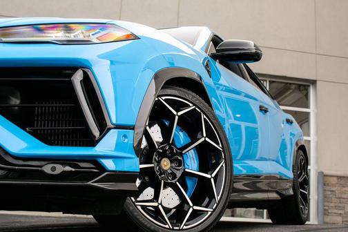 2023 Lamborghini Urus Performante