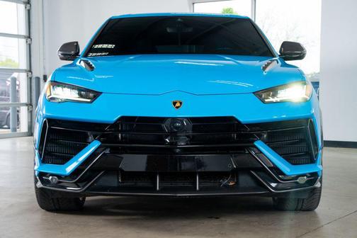 2023 Lamborghini Urus Performante