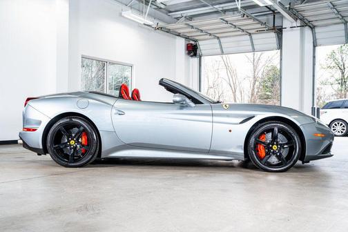 2017 Ferrari California T