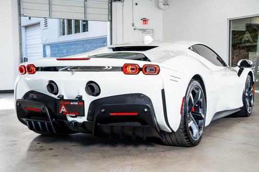 2021 Ferrari SF90 Stradale Base