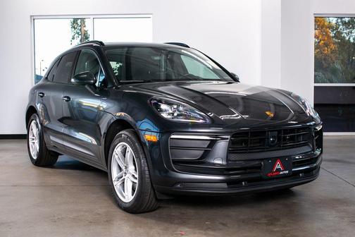 2024 Porsche Macan Base