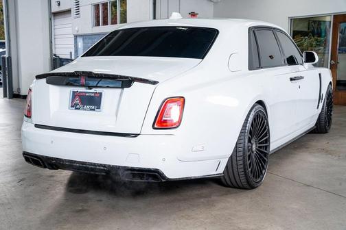 2023 Rolls-Royce Phantom Base