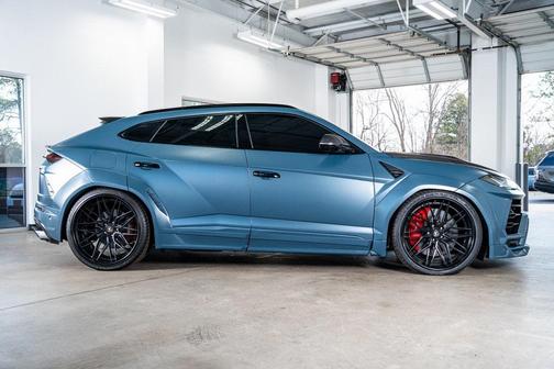 2020 Lamborghini Urus Base