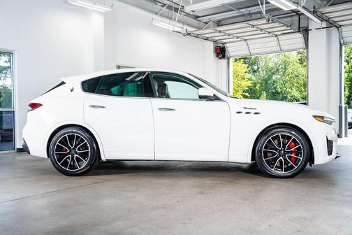 2022 Maserati Levante Modena