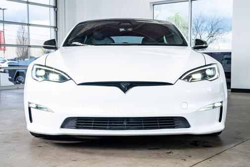 2022 Tesla Model S Plaid
