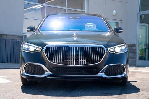 MANUFAKTUR Night Black Magno 2023 Mercedes-Benz Maybach S 680 Maybach S 680