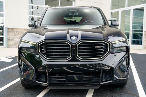Carbon Black Metallic 2023 BMW XM Base