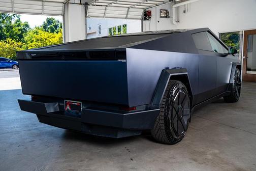2024 Tesla Cybertruck Cyberbeast