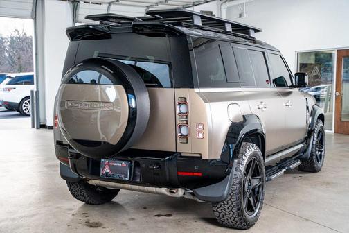 2025 Land Rover Defender 110 P400 X