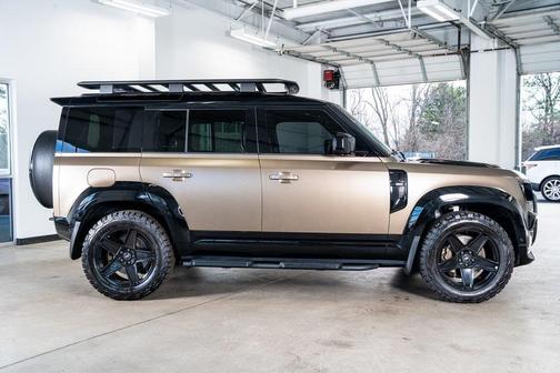 2025 Land Rover Defender 110 P400 X