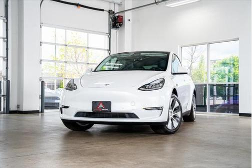 2022 Tesla Model Y Long Range Dual Motor All-Wheel Drive