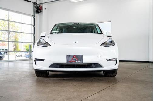 2022 Tesla Model Y Long Range Dual Motor All-Wheel Drive