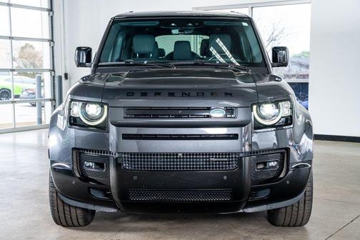 2023 Land Rover Defender 130 X-Dynamic SE