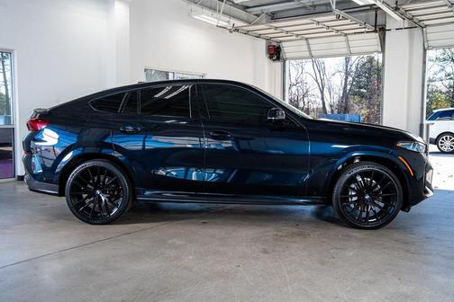 2025 BMW X6 xDrive40i