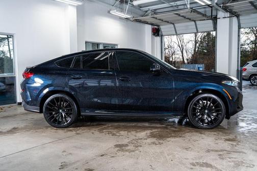 2025 BMW X6 xDrive40i