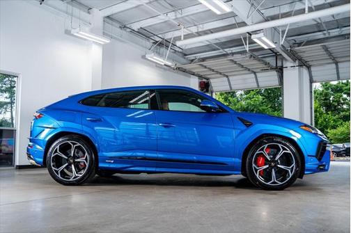 2024 Lamborghini Urus S