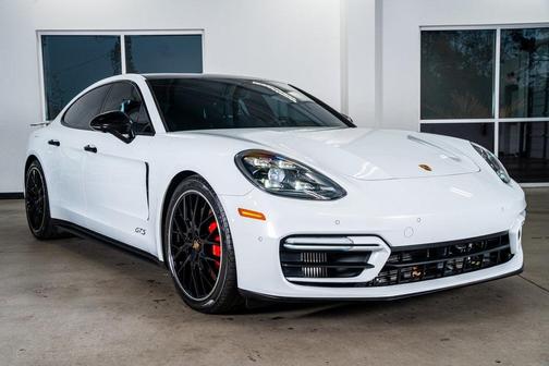 2022 Porsche Panamera GTS