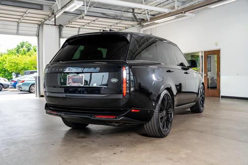 2023 Land Rover Range Rover P530 SE