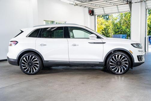 2019 Lincoln Nautilus Black Label