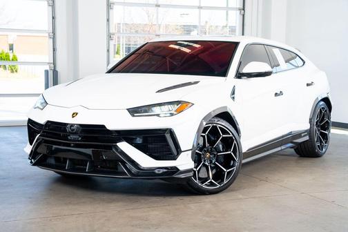 White 2024 Lamborghini Urus Performante